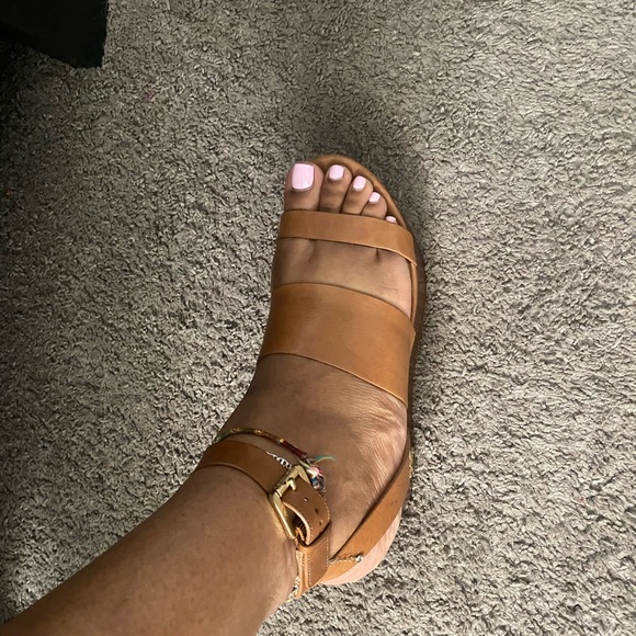 Michael Korean Platform Sandal - Picture 8 of 8